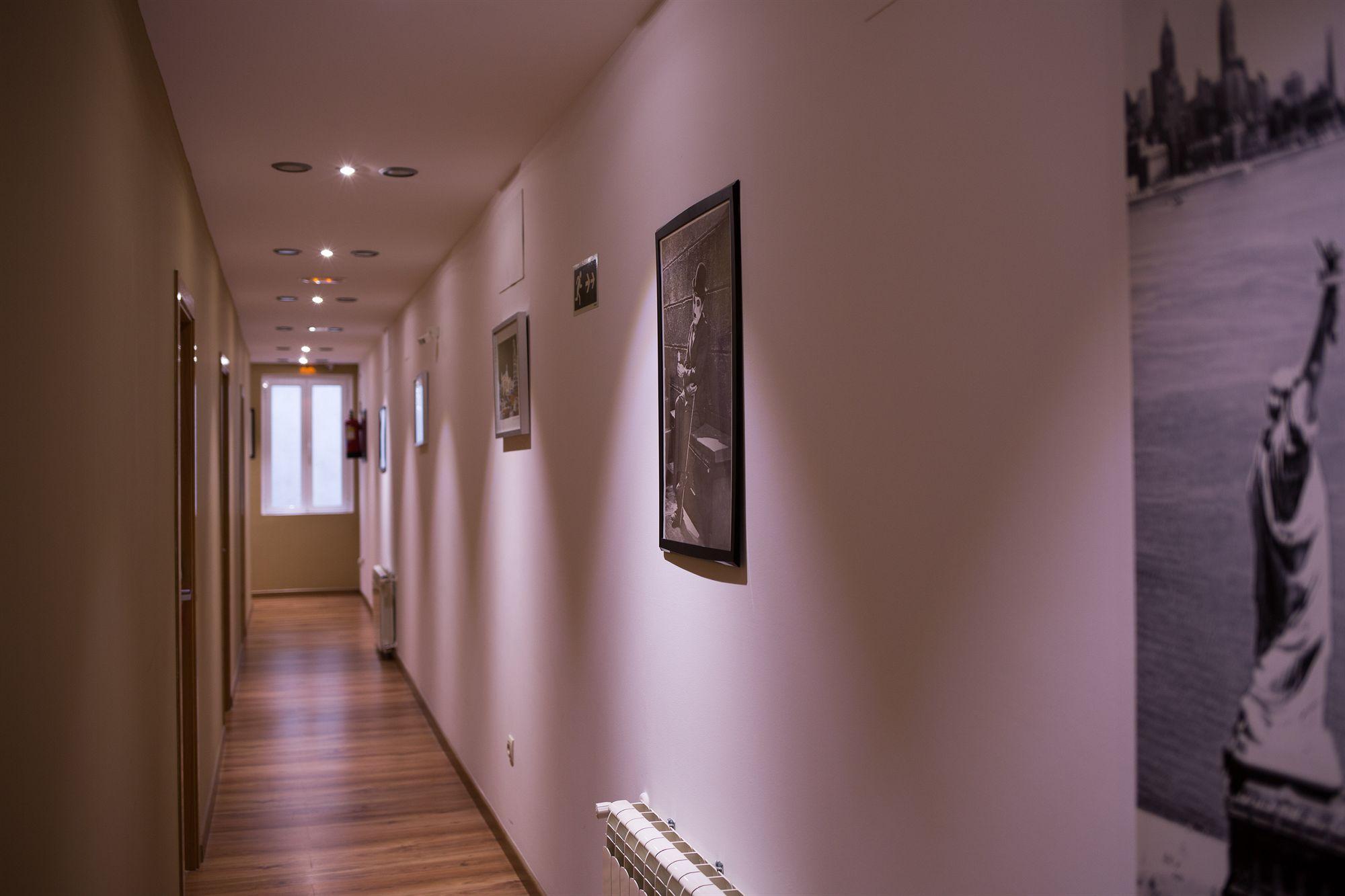 Hostal Art Madrid Extérieur photo