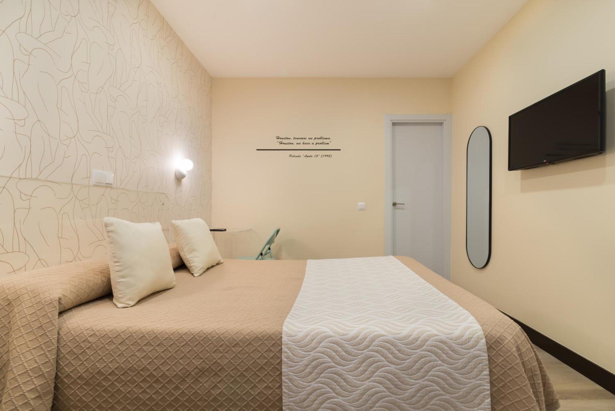 Hostal Art Madrid Extérieur photo